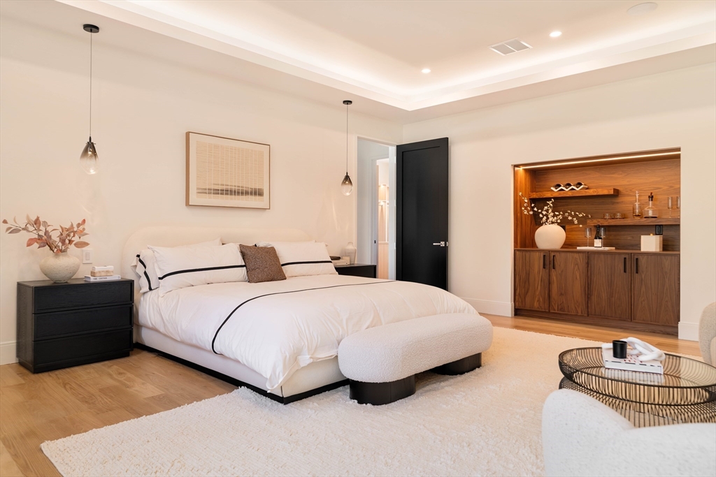 1337 Commonwealth Ave