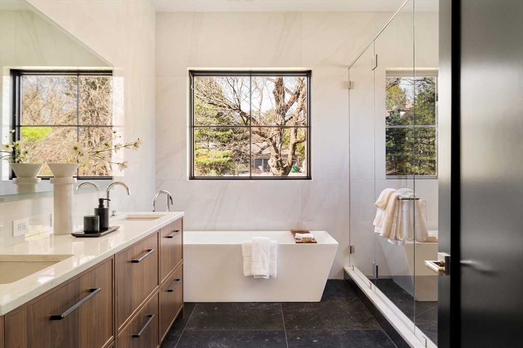 1337 Commonwealth Ave