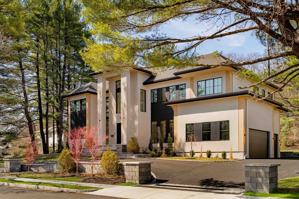 1337 Commonwealth Ave