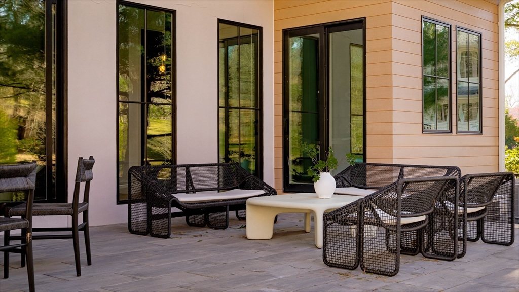 1337 Commonwealth Ave