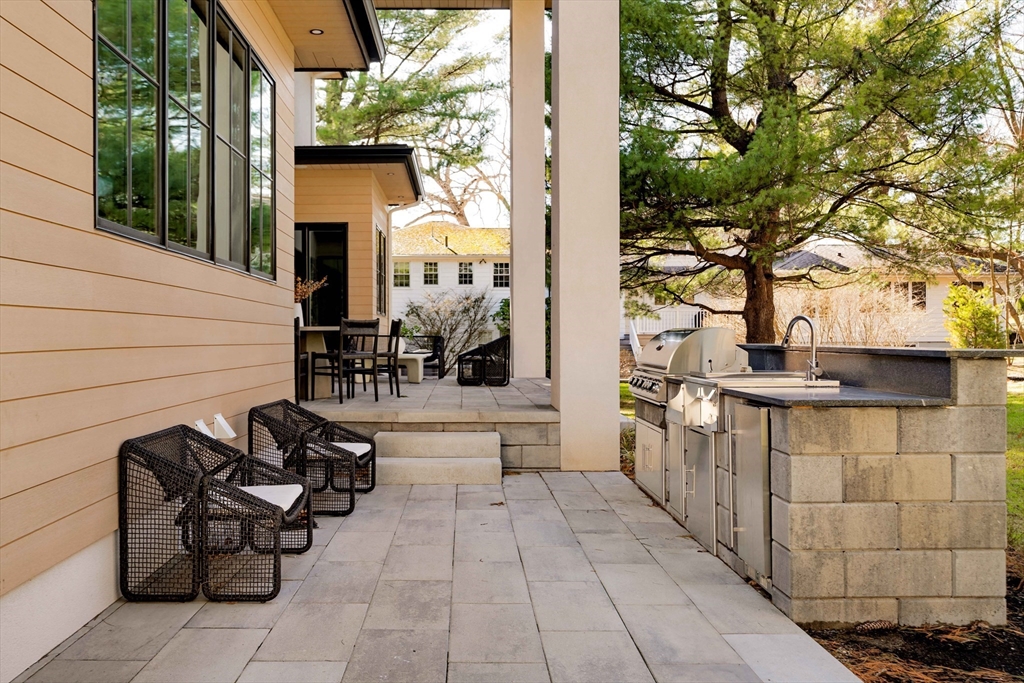 1337 Commonwealth Ave