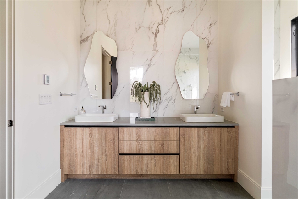 1337 Commonwealth Ave