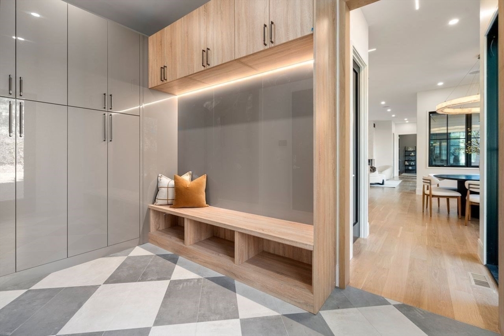 1337 Commonwealth Ave