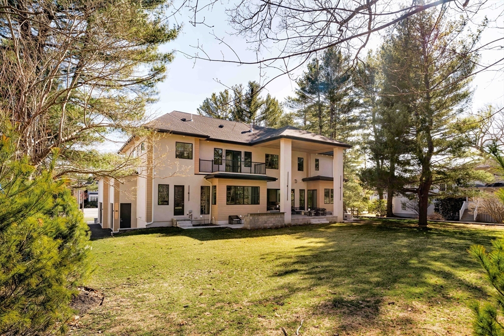 1337 Commonwealth Ave