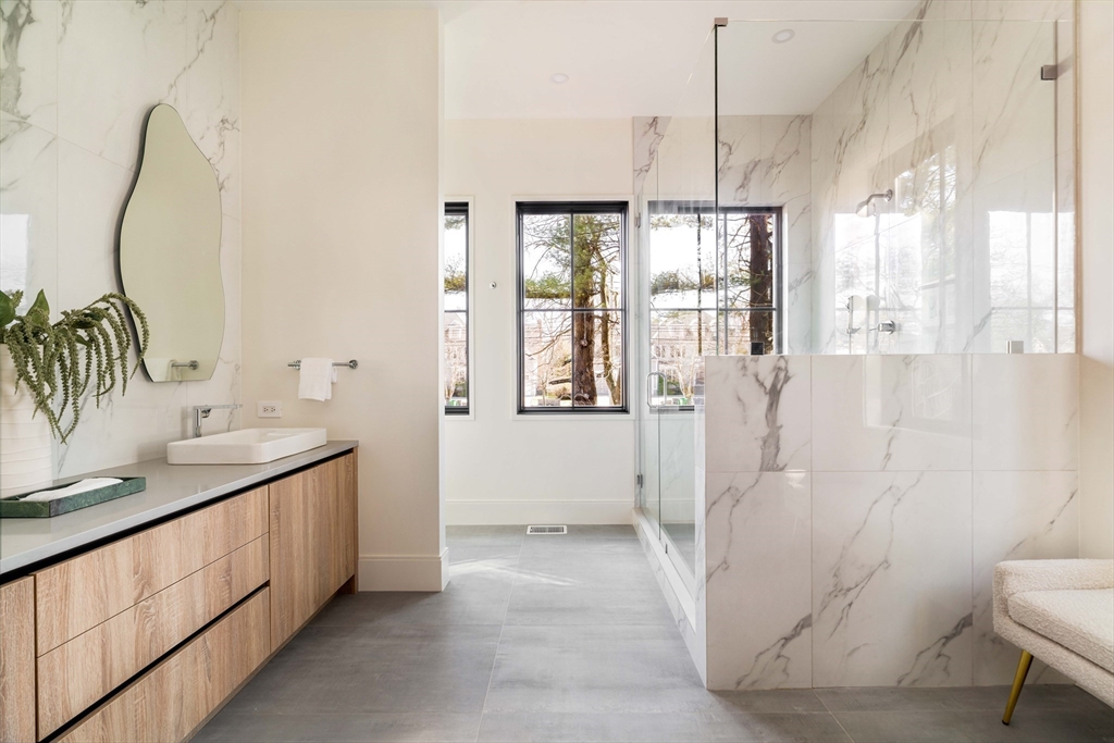 1337 Commonwealth Ave