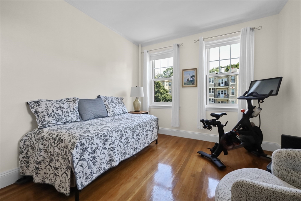 52 Strathmore Rd # 32