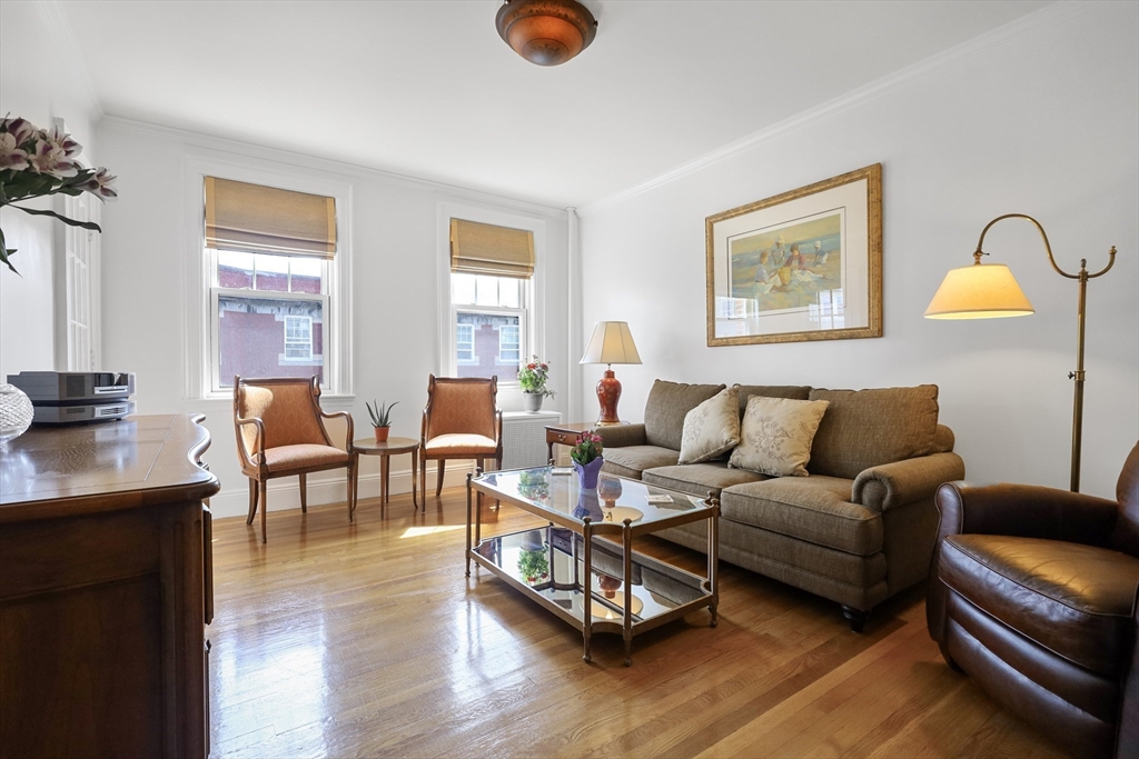 52 Strathmore Rd # 32