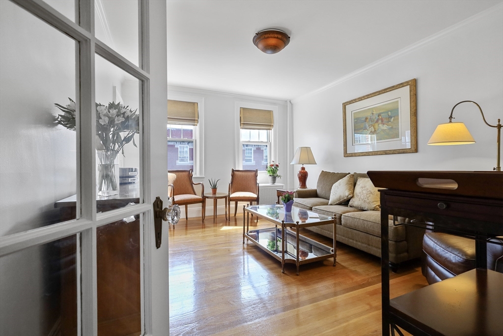 52 Strathmore Rd # 32