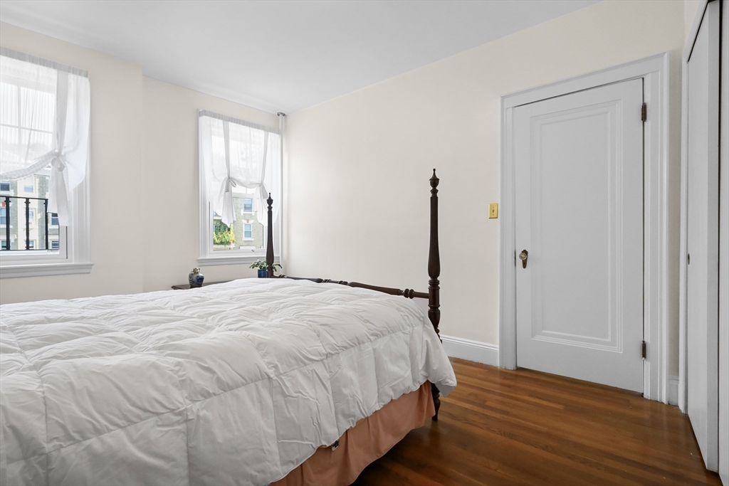 52 Strathmore Rd # 32