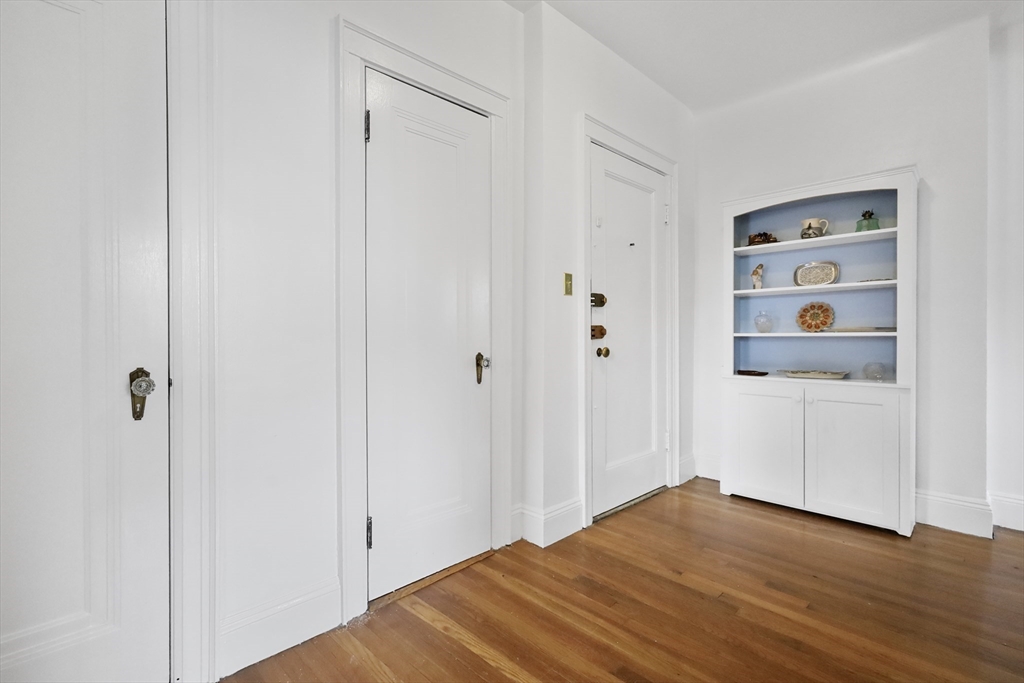 52 Strathmore Rd # 32