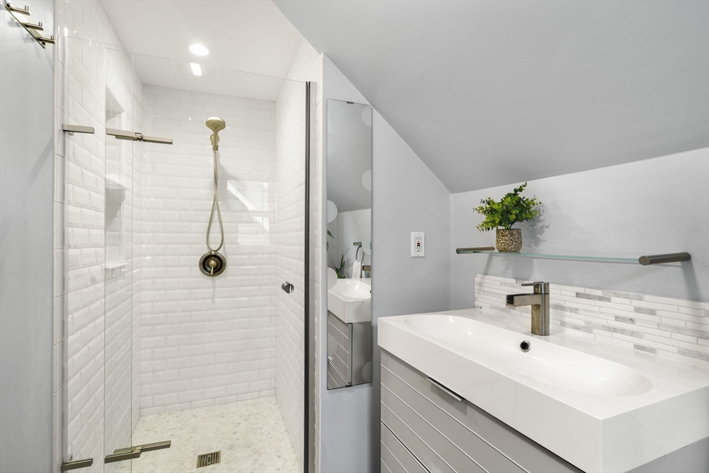 74 Falmouth Rd