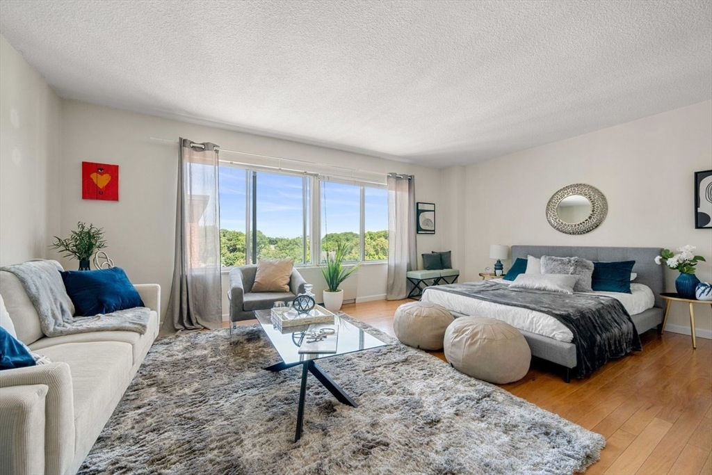 22 Chestnut Place # 609