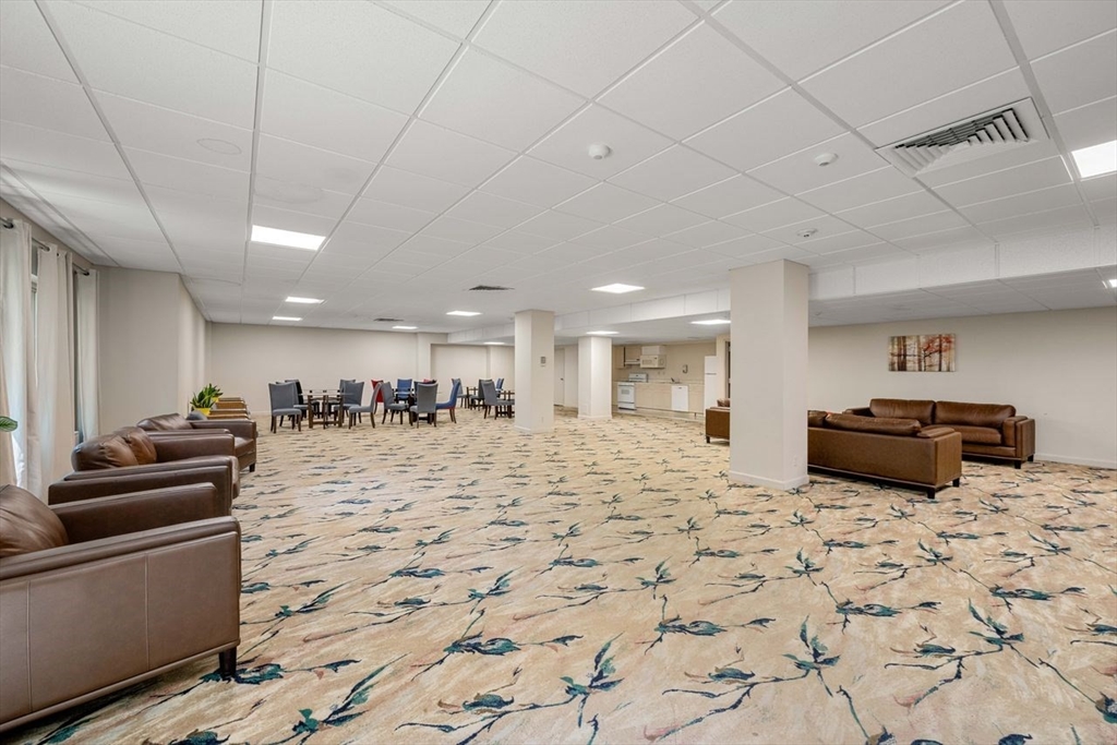 22 Chestnut Place # 609