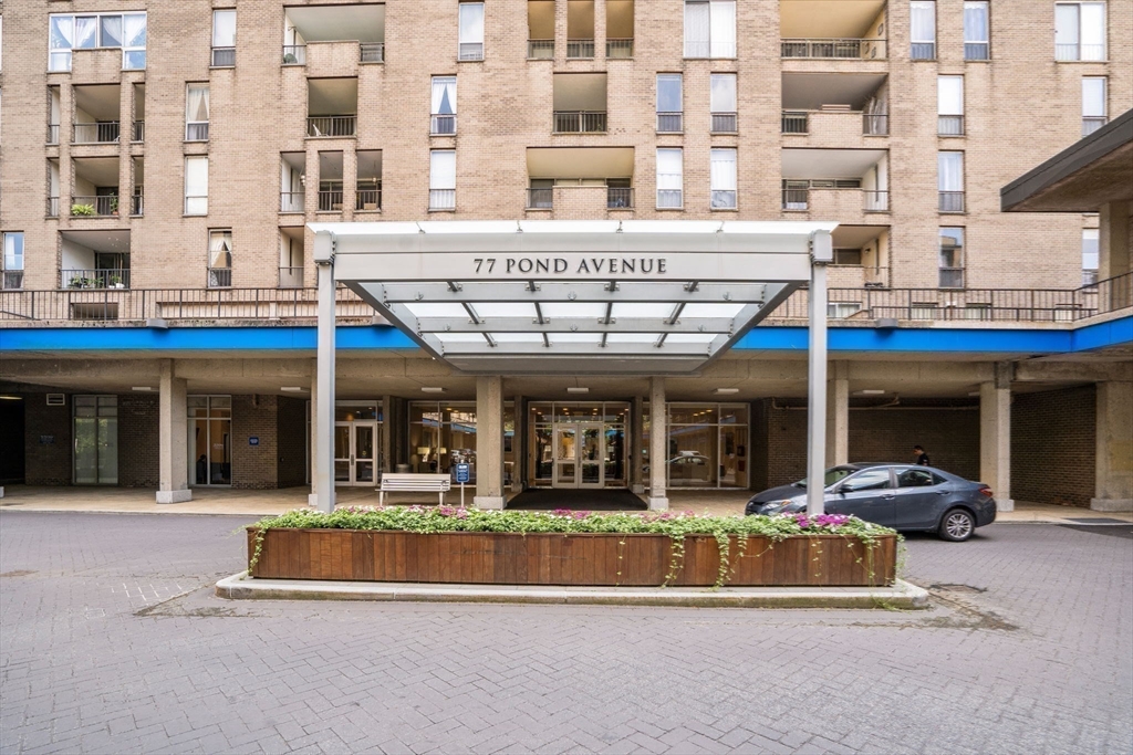 77 Pond Ave # 1502