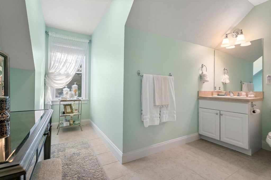 15 River Point Dr # 15