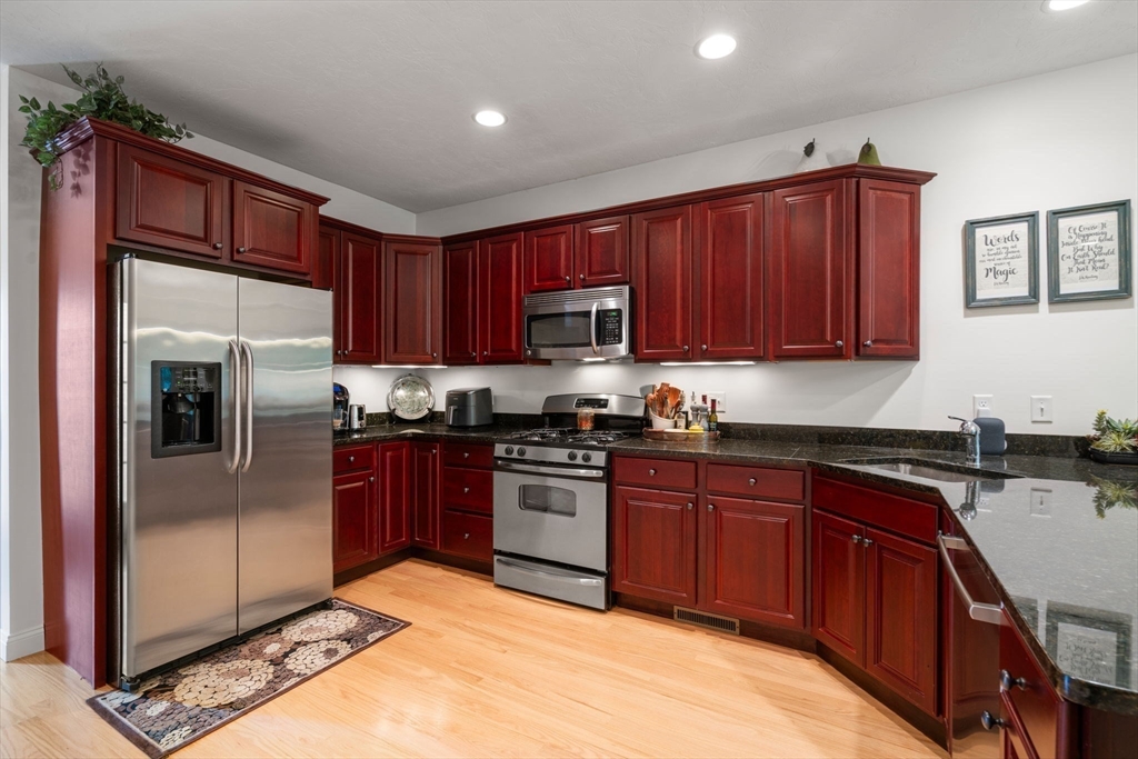 15 River Point Dr # 15