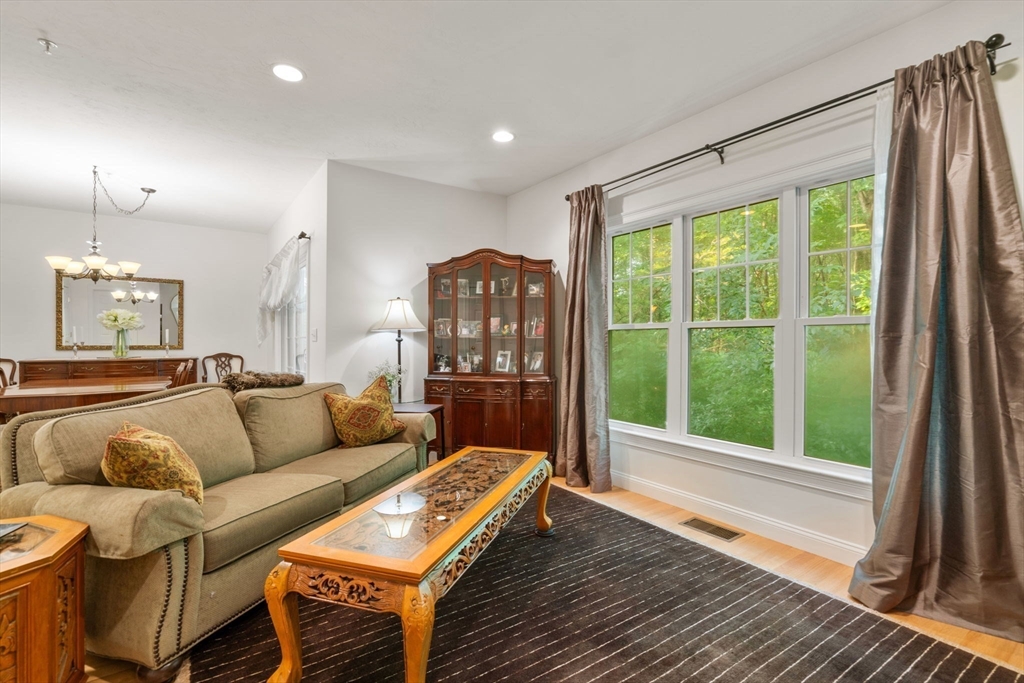 15 River Point Dr # 15