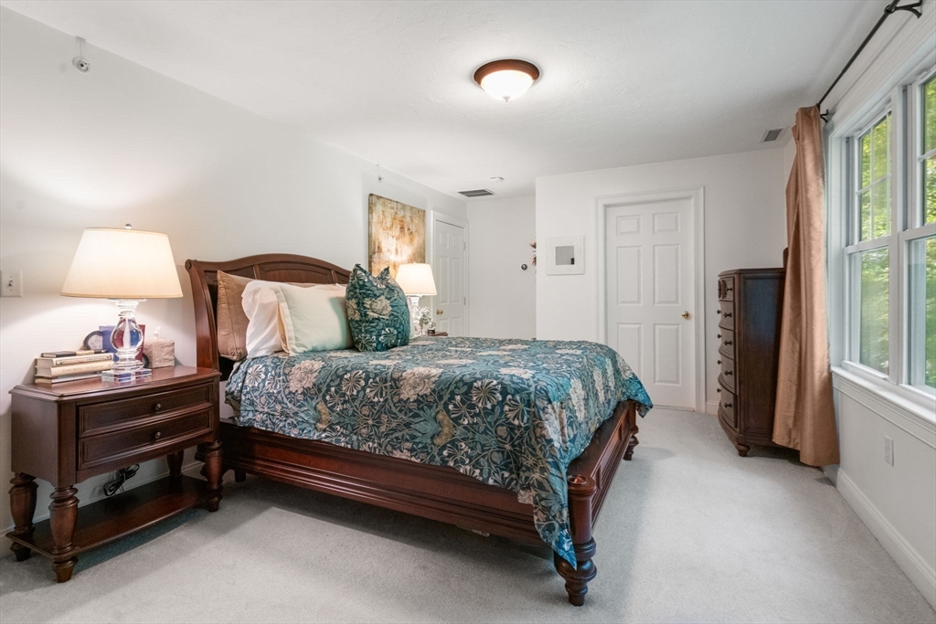 15 River Point Dr # 15