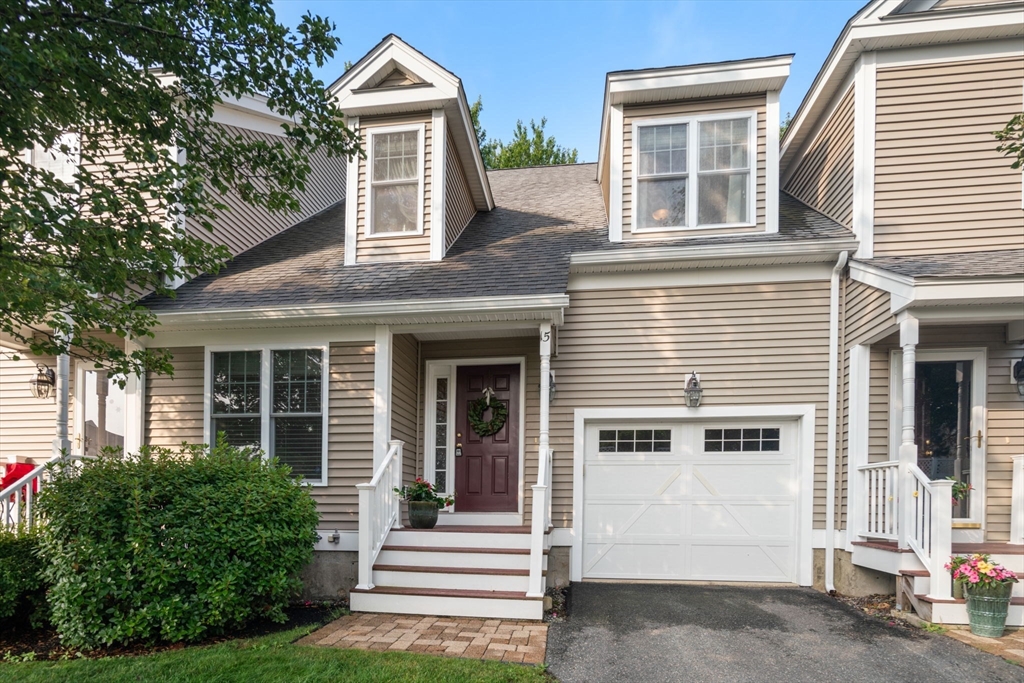 15 River Point Dr # 15