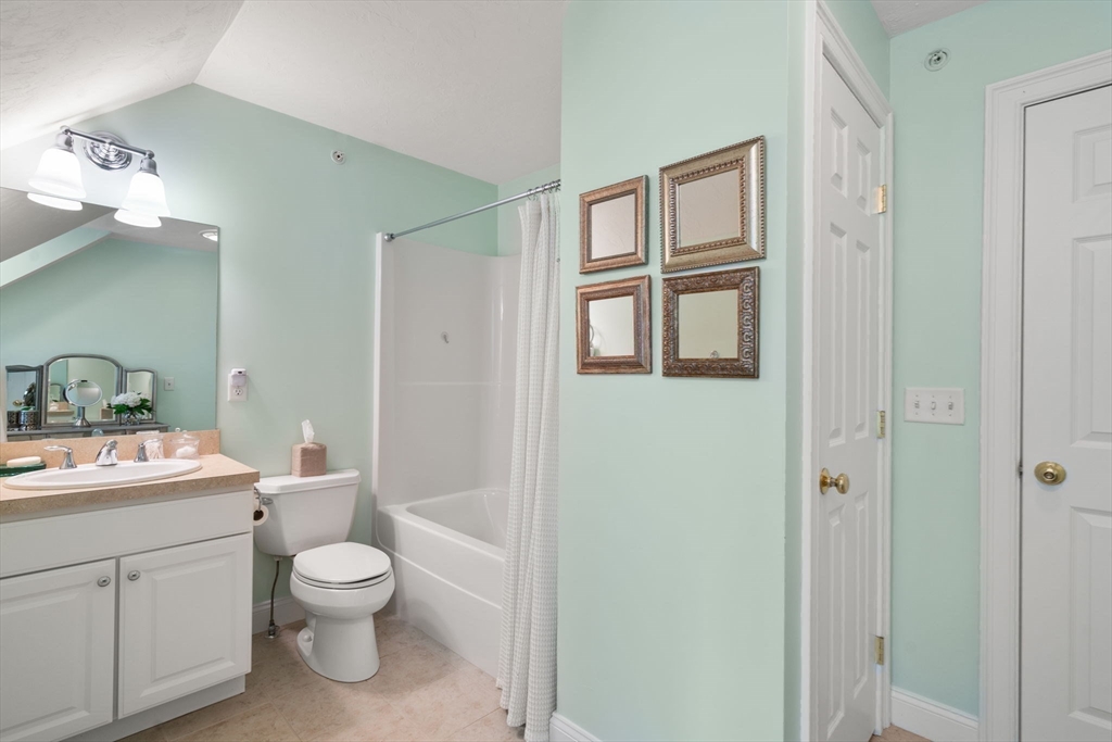 15 River Point Dr # 15