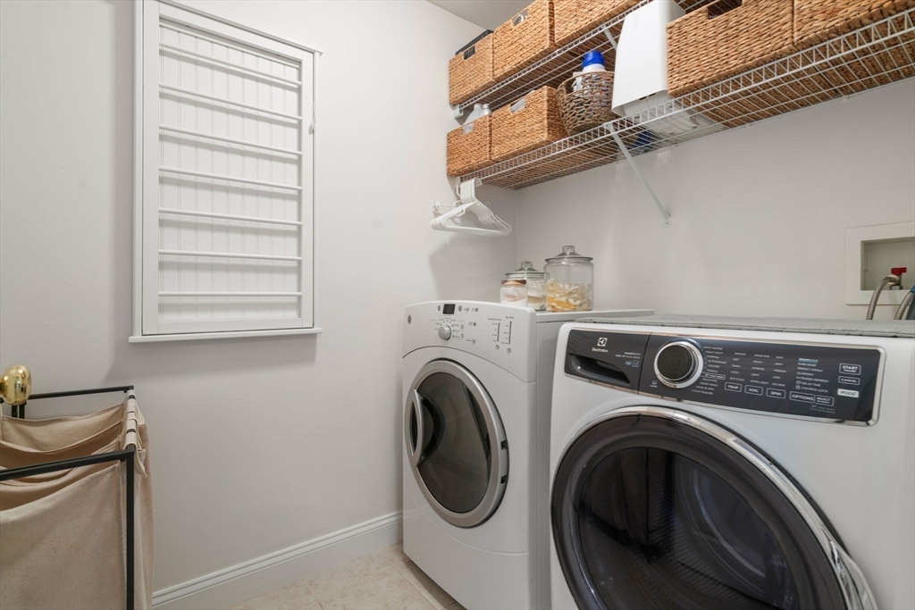 15 River Point Dr # 15