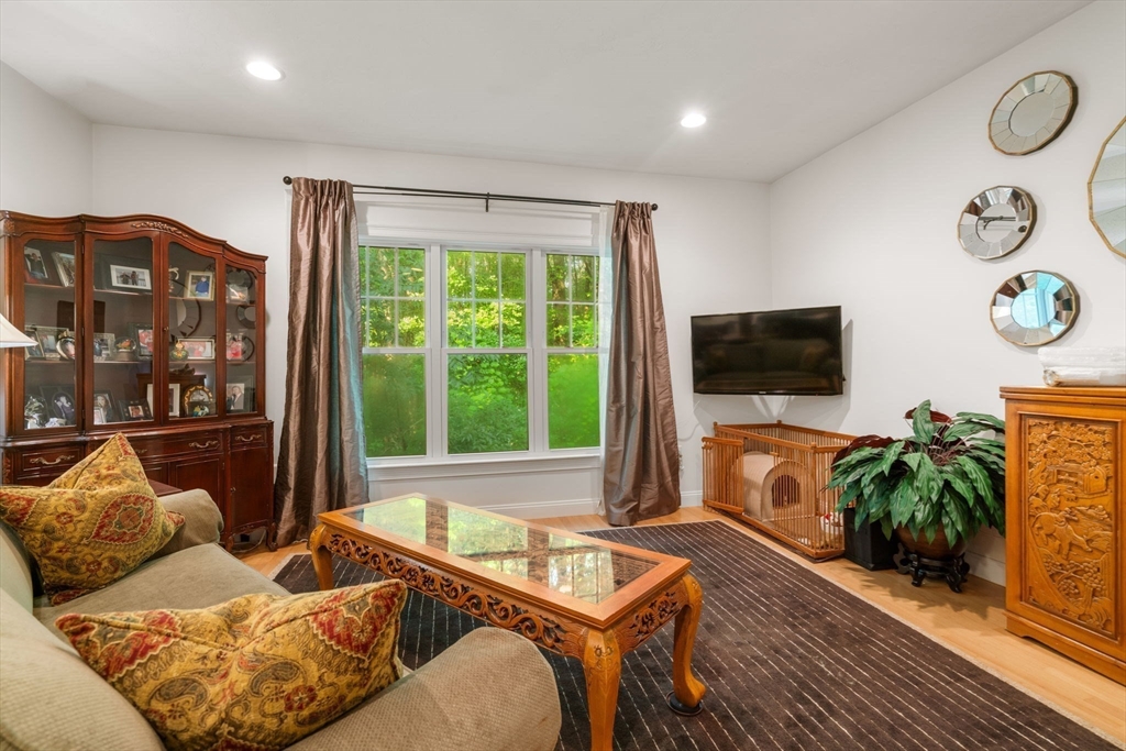 15 River Point Dr # 15