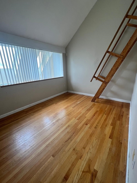 107 Governor Winthrop Rd # 107