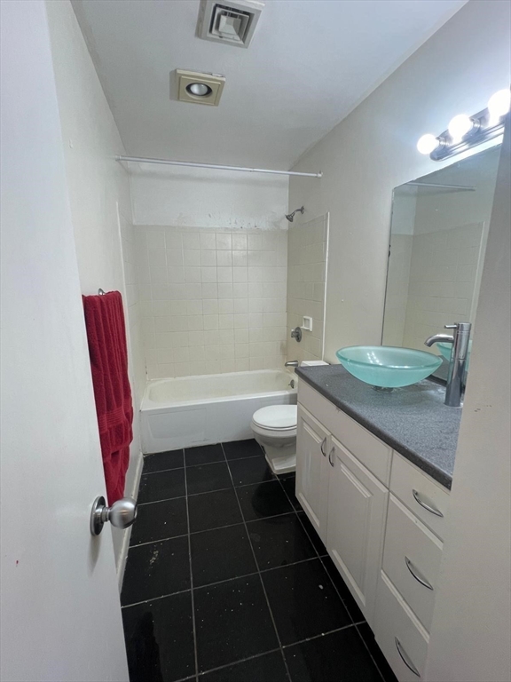 107 Governor Winthrop Rd # 107