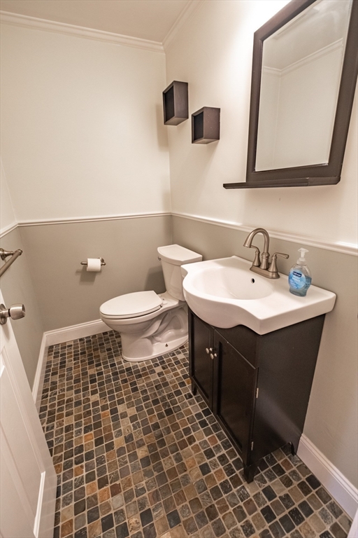 44 Vernon St # 4
