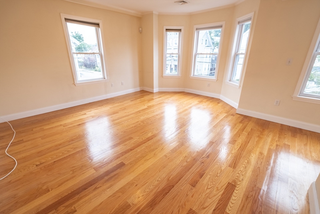 44 Vernon St # 4