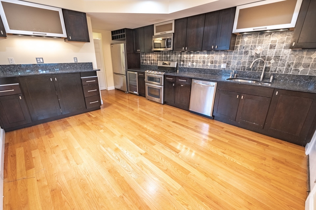 44 Vernon St # 4