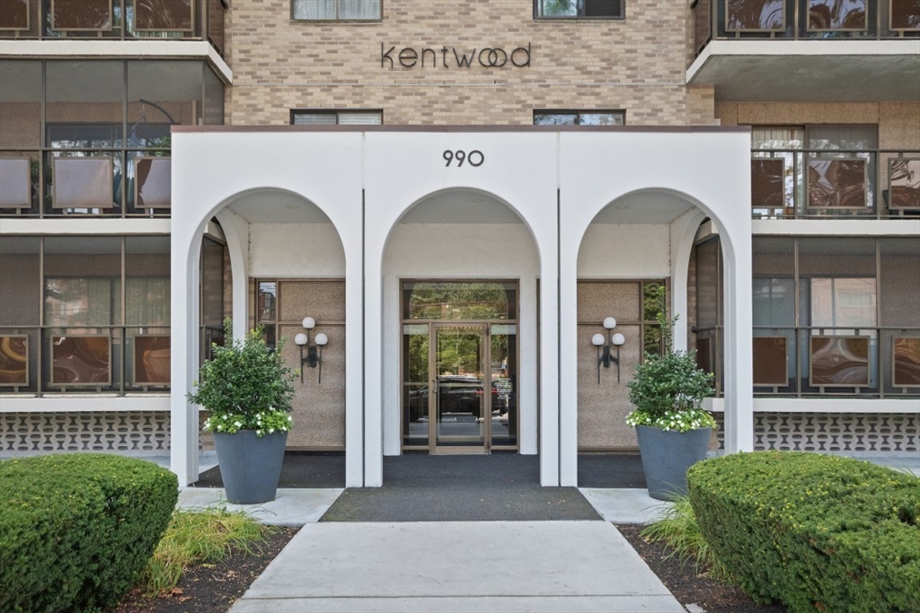 990 Massachusetts Ave # C76