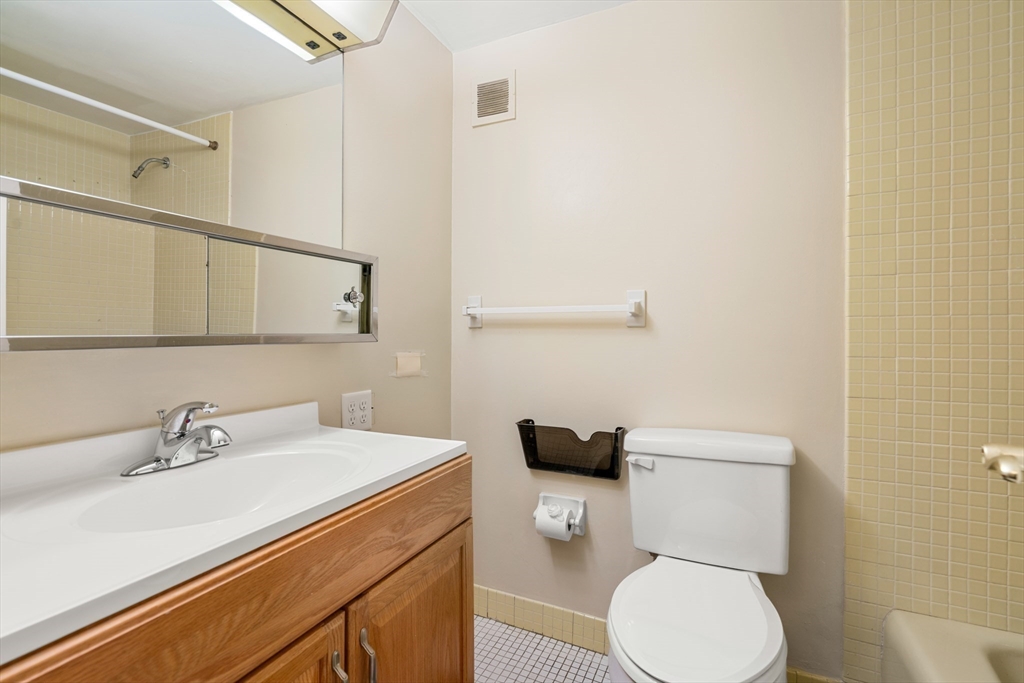 200 Swanton St # 422