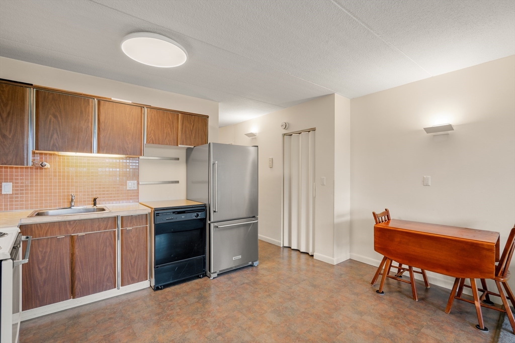 200 Swanton St # 422