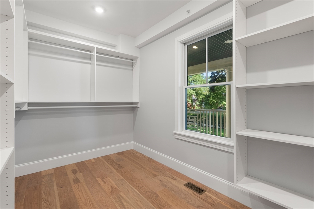 424 Newtonville Ave Unit 1