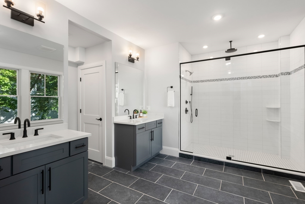 424 Newtonville Ave Unit 1