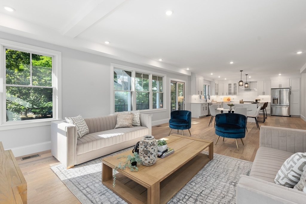 424 Newtonville Ave Unit 1