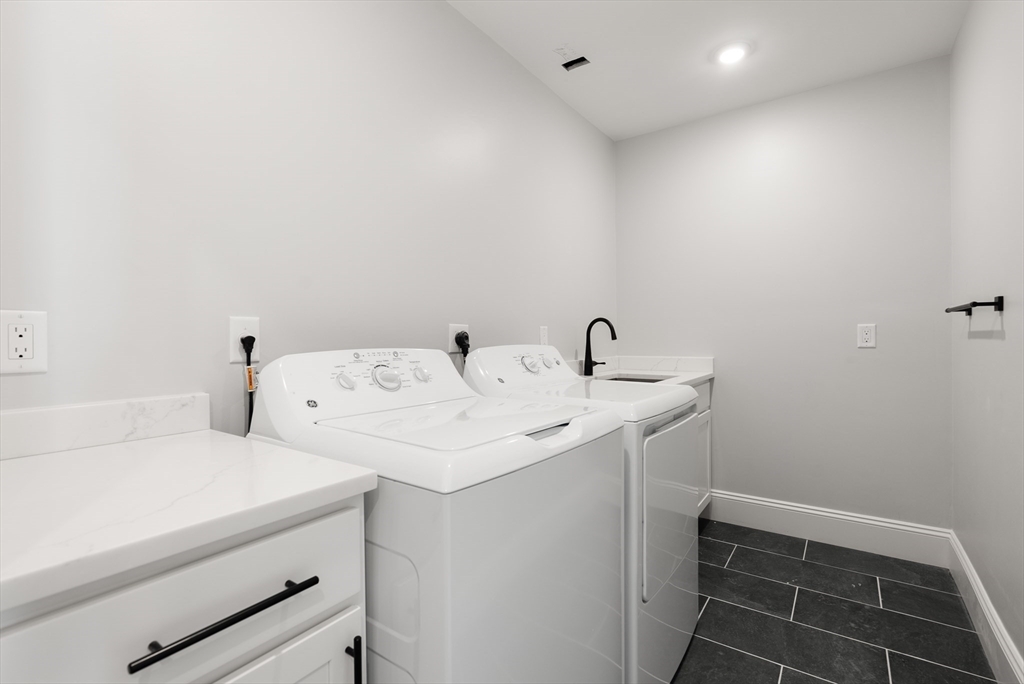 424 Newtonville Ave Unit 1