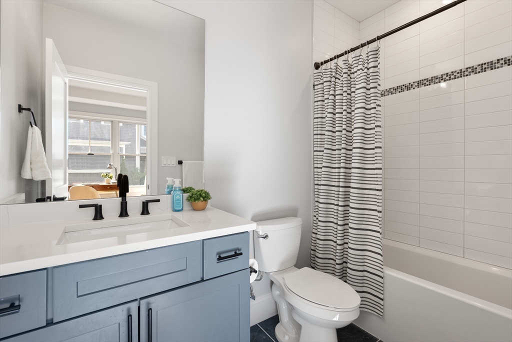 424 Newtonville Ave Unit 1