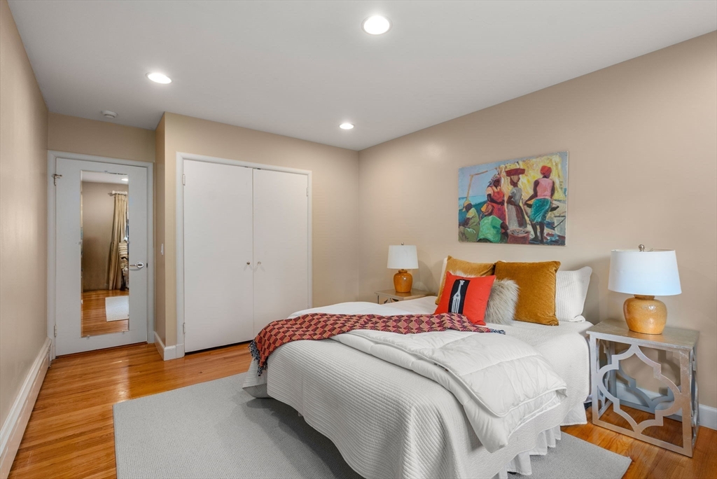 1555 Commonwealth Ave