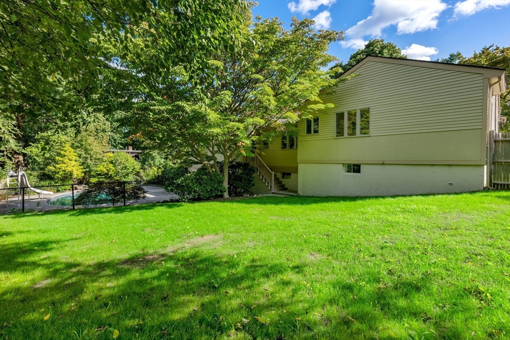 1555 Commonwealth Ave