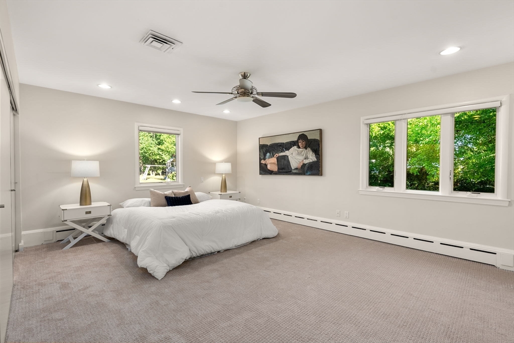 1555 Commonwealth Ave