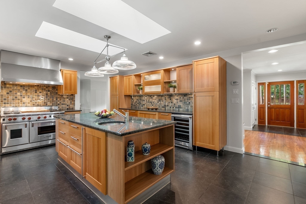 1555 Commonwealth Ave