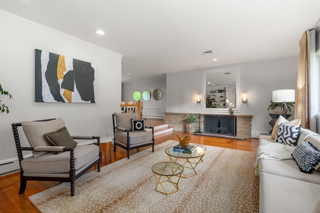 1555 Commonwealth Ave