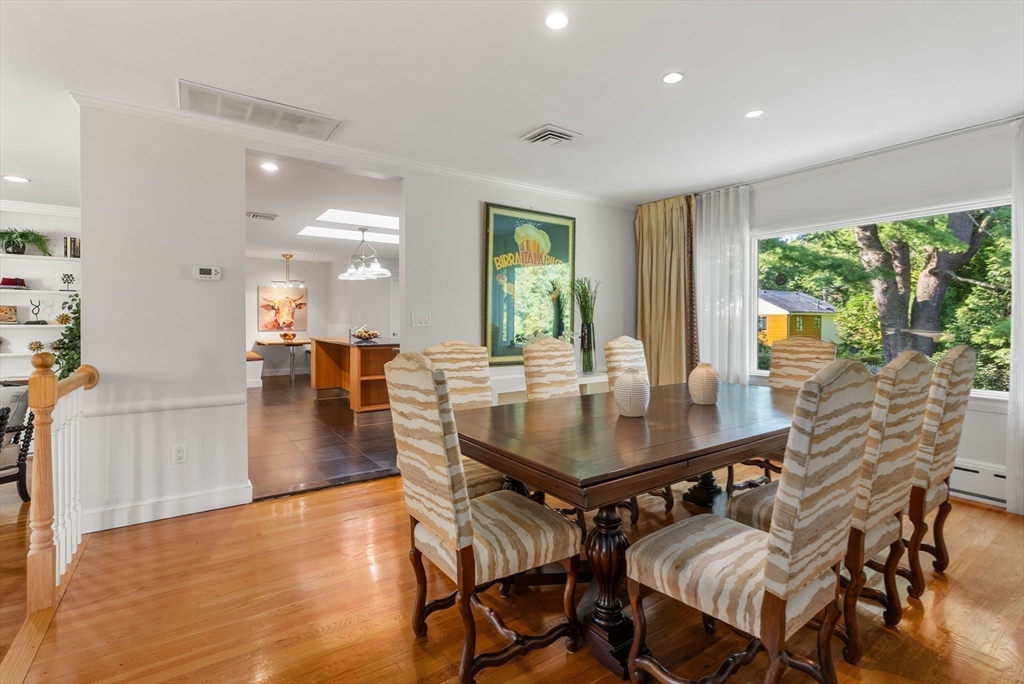 1555 Commonwealth Ave