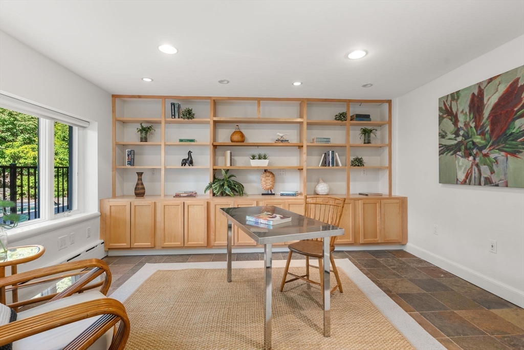 1555 Commonwealth Ave