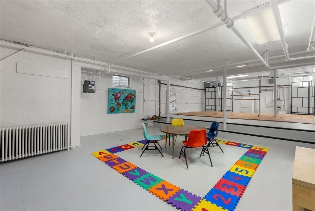 1555 Commonwealth Ave