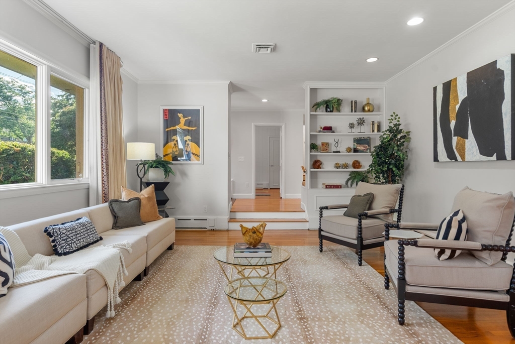 1555 Commonwealth Ave