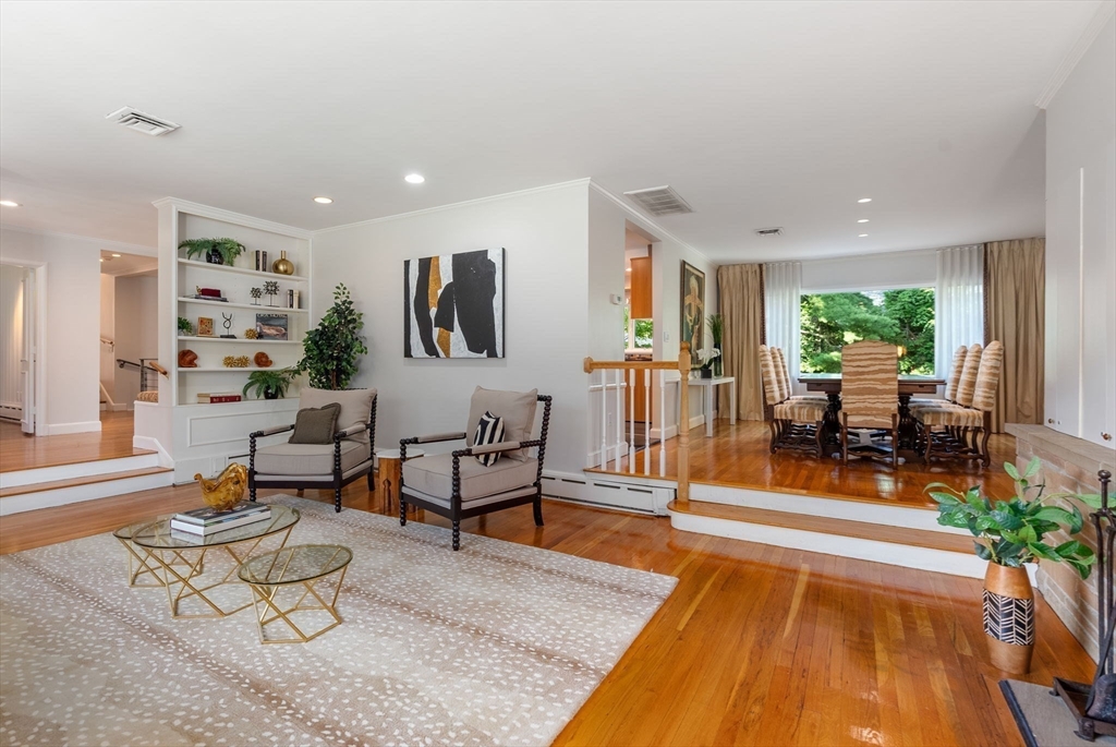 1555 Commonwealth Ave