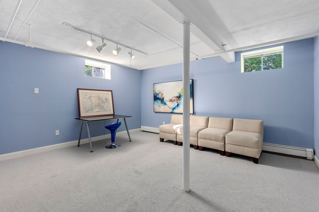 1555 Commonwealth Ave